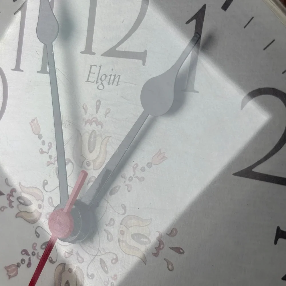 Elgin Wall Clock Brown Wood Scalloped Quartz Floral Made in USA Cottagecore 10